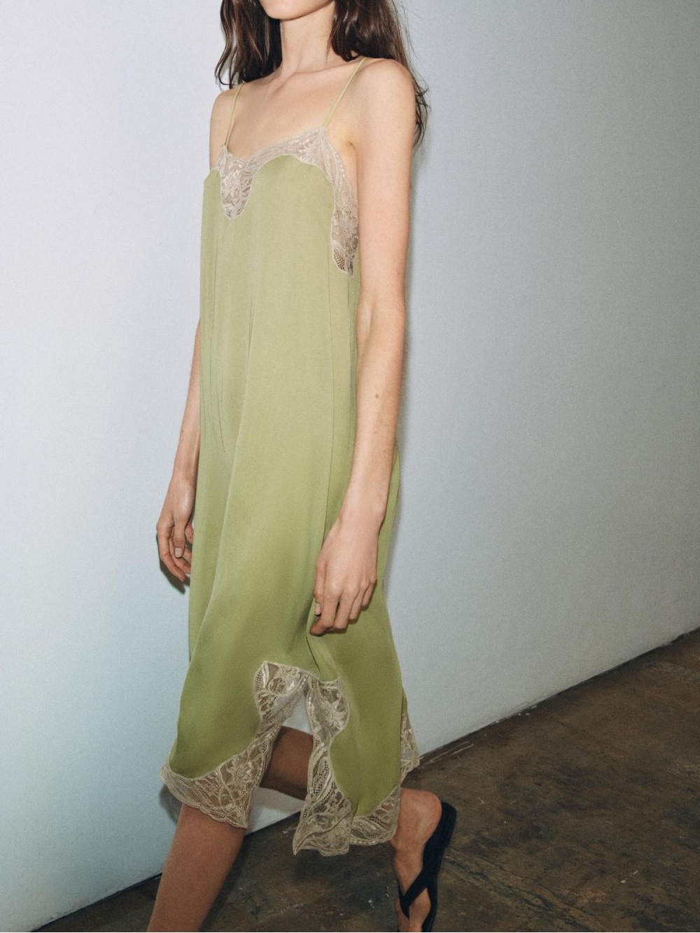 ZW COLLECTION SATIN LACE DRESS
5107/060/511